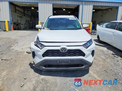 Piąte zdjęcie samochodu w środku: 2019 TOYOTA RAV4 LE VIN:2T3G1RFV5KC027648 - miniatura