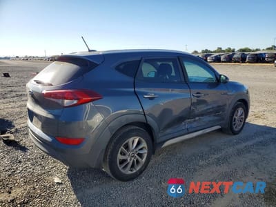 Trzecie zdjęcie samochodu z tyłu: 2017 HYUNDAI TUCSON SE VIN:KM8J33A46HU527961 - miniatura