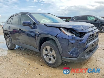 Czwarte zdjęcie samochodu z boku: 2024 TOYOTA RAV4 XLE VIN:2T3W1RFV2RW358563 - miniatura