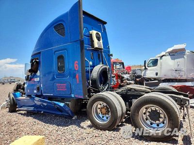 Trzecie zdjęcie samochodu z tyłu: 2017 FREIGHTLINER CASCADIA 125 SEMI TRUCK VIN:3AKJGLDR3HSHZ6926 - miniatura