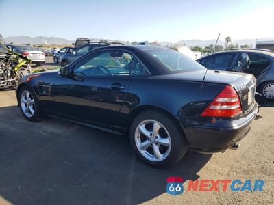 Trzecie zdjęcie samochodu z tyłu: 2002 MERCEDES-BENZ SLK 320 VIN:WDBKK65F62F252434 - miniatura