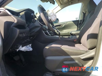 Zdjęcie 7 z 13 samochodu: 2020 TOYOTA RAV4 LE VIN:JTMLWRFV6LD058162 - miniatura