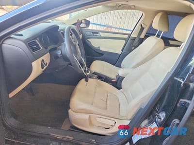 Zdjęcie 7 z 12 samochodu: 2012 VOLKSWAGEN JETTA SE VIN:3VWDP7AJ2CM336406 - miniatura