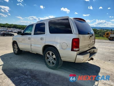 Drugie zdjęcie samochodu z przodu: 2005 CADILLAC ESCALADE LUXURY VIN:1GYEK63N15R235434 - miniatura