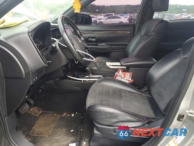 Zdjęcie 7 z 13 samochodu: 2020 MITSUBISHI OUTLANDER SE VIN:JA4AD3A35LZ006857 - miniatura