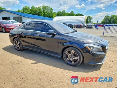 Czwarte zdjęcie samochodu z boku: 2019 MERCEDES-BENZ CLA 250 4MATIC VIN:WDDSJ4GB6KN776259 - miniatura