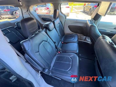 Zdjęcie 6 z 10 samochodu: 2019 CHRYSLER PACIFICA TOURING L VIN:2C4RC1BG0KR555280 - miniatura