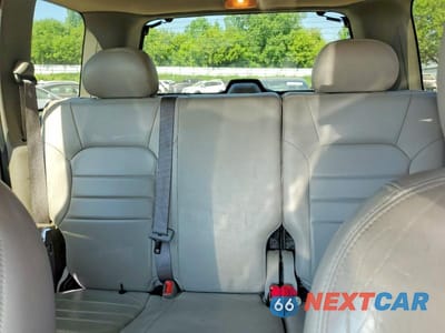 Zdjęcie 10 z 13 samochodu: 2004 JEEP LIBERTY LIMITED VIN:1J4GL58K54W137960 - miniatura