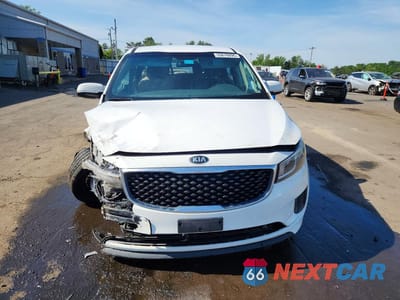 Piąte zdjęcie samochodu w środku: 2016 KIA SEDONA L VIN:KNDMA5C13G6149722 - miniatura