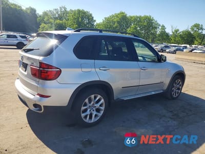 Trzecie zdjęcie samochodu z tyłu: 2011 BMW X5 XDRIVE35I VIN:5UXZV4C53BL741069 - miniatura