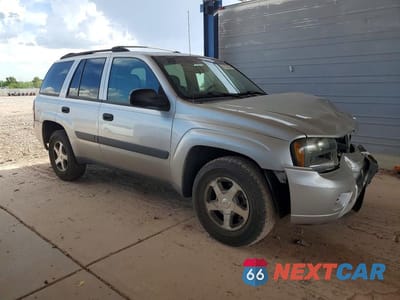 Czwarte zdjęcie samochodu z boku: 2005 CHEVROLET TRAILBLAZER LS VIN:1GNDT13S752270180 - miniatura