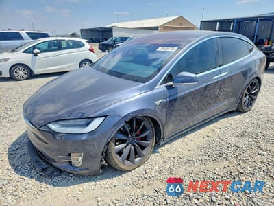 2019 TESLA MODEL X 5YJXCBE41KF182065 - główne zdjęcie licytacji z USA - miniatura
