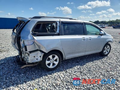 Trzecie zdjęcie samochodu z tyłu: 2015 TOYOTA SIENNA SPORT VIN:5TDXK3DC4FS598694 - miniatura