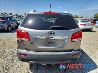 Zdjęcie 6 z 13 samochodu: 2011 KIA SORENTO LX VIN:5XYKT4A22BG175662 - miniatura