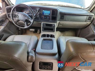 Zdjęcie 8 z 13 samochodu: 2005 CHEVROLET SUBURBAN K1500 VIN:3GNFK16Z45G158562 - miniatura