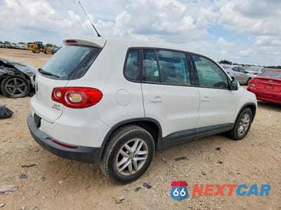 Trzecie zdjęcie samochodu z tyłu: 2011 VOLKSWAGEN TIGUAN S VIN:WVGBV7AX3BW510370 - miniatura