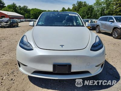 Piąte zdjęcie samochodu w środku: 2023 TESLA MODEL Y VIN:7SAYGDEE8PA076510 - miniatura