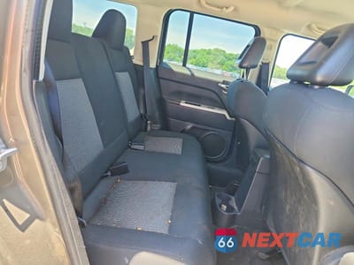 Zdjęcie 11 z 13 samochodu: 2008 JEEP PATRIOT SPORT VIN:1J8FT28028D540402 - miniatura