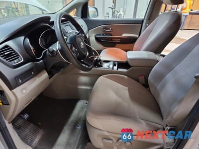 Zdjęcie 7 z 13 samochodu: 2017 KIA SEDONA LX VIN:KNDMB5C14H6242411 - miniatura