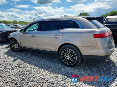 Drugie zdjęcie samochodu z przodu: 2019 LINCOLN MKT VIN:2LMHJ5AT5KBL00995 - miniatura