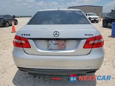 Zdjęcie 6 z 12 samochodu: 2012 MERCEDES-BENZ E 550 4MATIC VIN:WDDHF9BB6CA528408 - miniatura