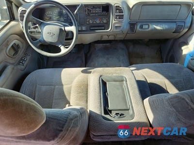 Zdjęcie 8 z 12 samochodu: 1999 CHEVROLET SUBURBAN K1500 VIN:1GNFK16R1XJ559522 - miniatura