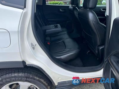 Zdjęcie 6 z 10 samochodu: 2018 JEEP COMPASS LATITUDE VIN:3C4NJDBBXJT185851 - miniatura