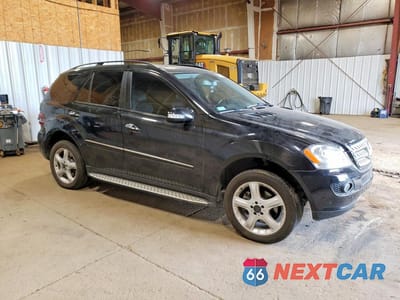 Czwarte zdjęcie samochodu z boku: 2008 MERCEDES-BENZ ML 350 VIN:4JGBB86E98A306751 - miniatura