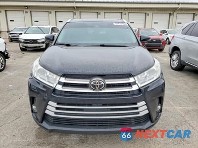Piąte zdjęcie samochodu w środku: 2019 TOYOTA HIGHLANDER XLE VIN:5TDJZRFH9KS614878 - miniatura