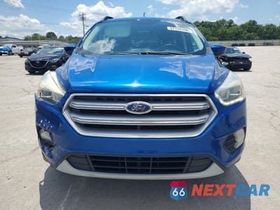 Piąte zdjęcie samochodu w środku: 2017 FORD ESCAPE SE VIN:1FMCU0GD0HUA79485 - miniatura
