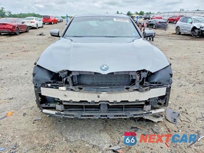 Piąte zdjęcie samochodu w środku: 2023 BMW 330E VIN:3MW39FF07P8D01696 - miniatura