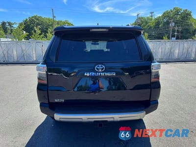 Piąte zdjęcie samochodu w środku: 2016 TOYOTA 4RUNNER TRAIL PREMIUM VIN:JTEBU5JR1G5373905 - miniatura