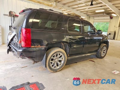 Trzecie zdjęcie samochodu z tyłu: 2007 GMC YUKON VIN:1GKFK13067R295590 - miniatura