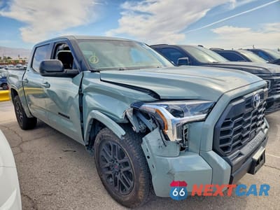 Czwarte zdjęcie samochodu z boku: 2024 TOYOTA TUNDRA SR5 VIN:5TFLA5DB3RX187435 - miniatura
