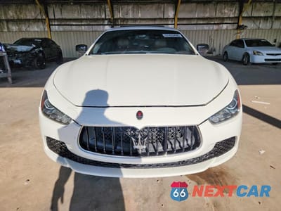 Piąte zdjęcie samochodu w środku: 2015 MASERATI GHIBLI VIN:ZAM57XSA9F1159209 - miniatura