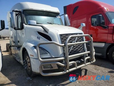 2023 VOLVO VNL SEMI TRUCK 4V4NC9EJ0PN615927 - główne zdjęcie licytacji z USA - miniatura