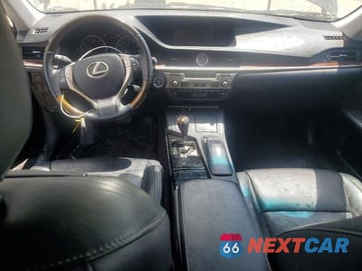 Zdjęcie 8 z 12 samochodu: 2013 LEXUS ES 350 VIN:JTHBK1GG7D2080143 - miniatura