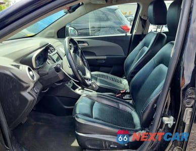 Zdjęcie 7 z 12 samochodu: 2019 CHEVROLET SONIC PREMIER VIN:1G1JF5SB6K4123921 - miniatura
