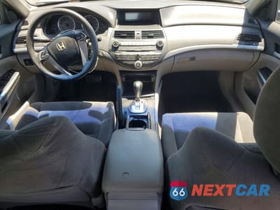Zdjęcie 8 z 13 samochodu: 2010 HONDA ACCORD EX VIN:1HGCP2F7XAA131684 - miniatura
