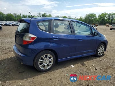 Trzecie zdjęcie samochodu z tyłu: 2011 HONDA FIT SPORT VIN:JHMGE8G56BC021094 - miniatura