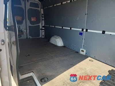 Zdjęcie 11 z 13 samochodu: 2018 MERCEDES-BENZ SPRINTER 2500 DELIVERY VAN VIN:WD3PE8CD2JP588399 - miniatura