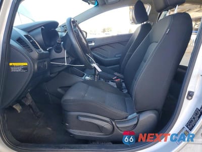 Zdjęcie 7 z 13 samochodu: 2018 KIA FORTE LX VIN:3KPFK4A75JE208066 - miniatura