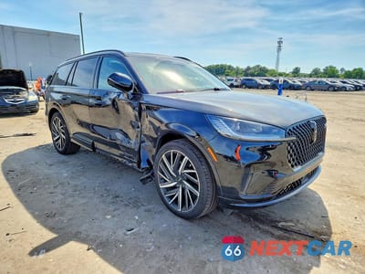 Czwarte zdjęcie samochodu z boku: 2025 LINCOLN AVIATOR BLACK LABEL VIN:5LM5J9XC2SGL11147 - miniatura