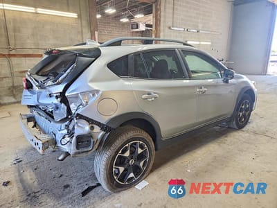 Trzecie zdjęcie samochodu z tyłu: 2018 SUBARU CROSSTREK PREMIUM VIN:JF2GTADC1J8272125 - miniatura