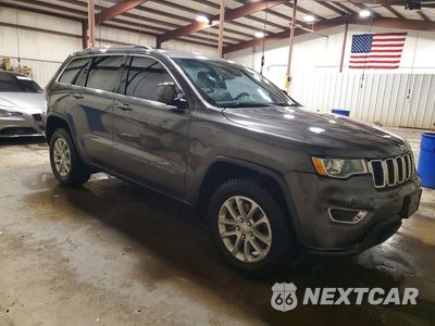 Czwarte zdjęcie samochodu z boku: 2021 JEEP GRAND CHEROKEE LAREDO VIN:1C4RJFAG7MC613188 - miniatura