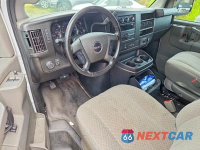Zdjęcie 8 z 13 samochodu: 2023 GMC SAVANA G2500 VIN:1GTW7AFPXP1118111 - miniatura