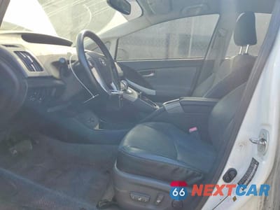 Zdjęcie 7 z 12 samochodu: 2012 TOYOTA PRIUS FOUR VIN:JTDKN3DU2C5483491 - miniatura