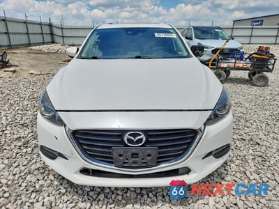 Piąte zdjęcie samochodu w środku: 2018 MAZDA MAZDA 3 VIN:3MZBN1V30JM172060 - miniatura