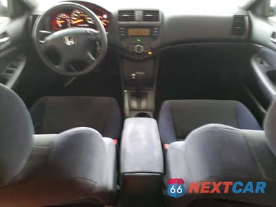 Zdjęcie 8 z 12 samochodu: 2003 HONDA ACCORD LX VIN:JHMCM56413C085540 - miniatura