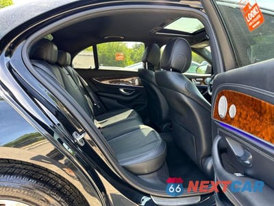 Zdjęcie 9 z 10 samochodu: 2020 MERCEDES-BENZ E 350 4MATIC VIN:W1KZF8EB4LA759947 - miniatura